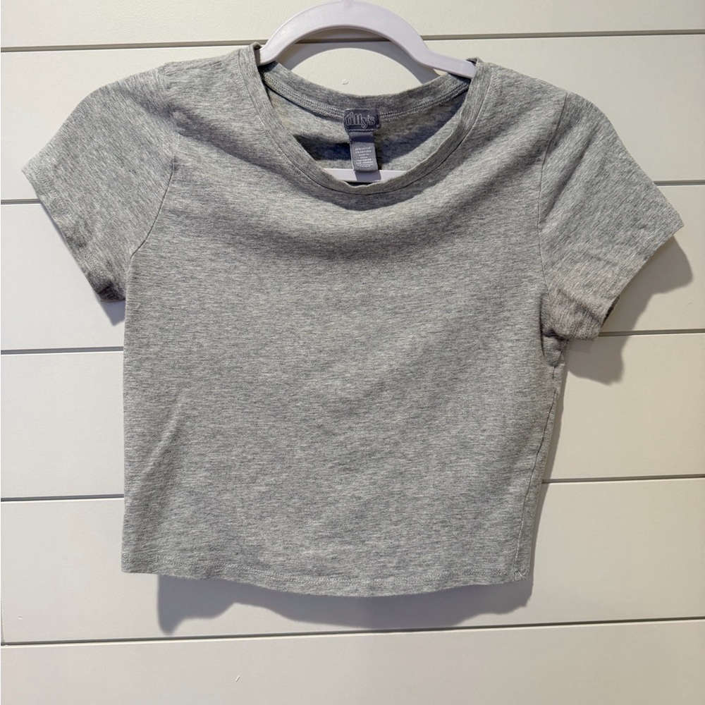 Tilly's Cropped Heather Gray Short Sleeve Tee